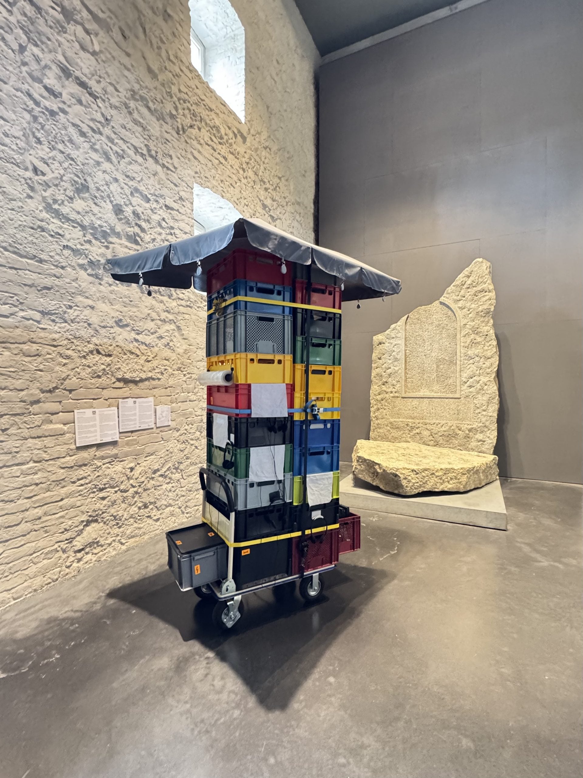 HOHEITSZEICHEN | Moving Image Sculpture #3 - Image 1