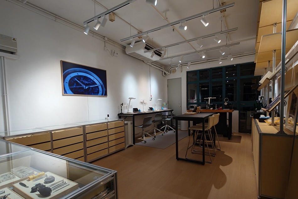 EONIQ Watchmaking Workshop