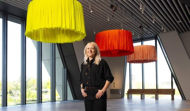 Heads! Look To The Workers, Laura Wilson