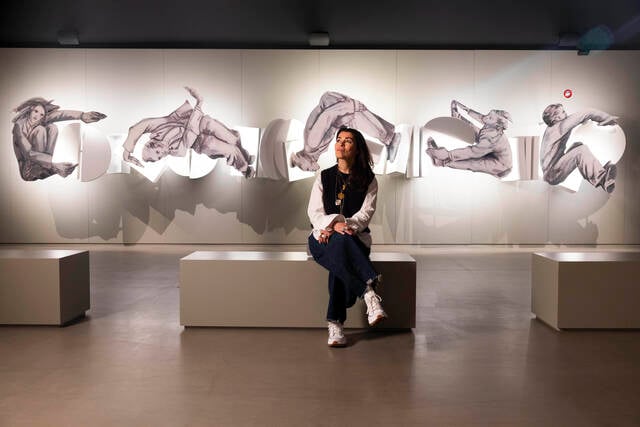 The Everythingists, Es Devlin