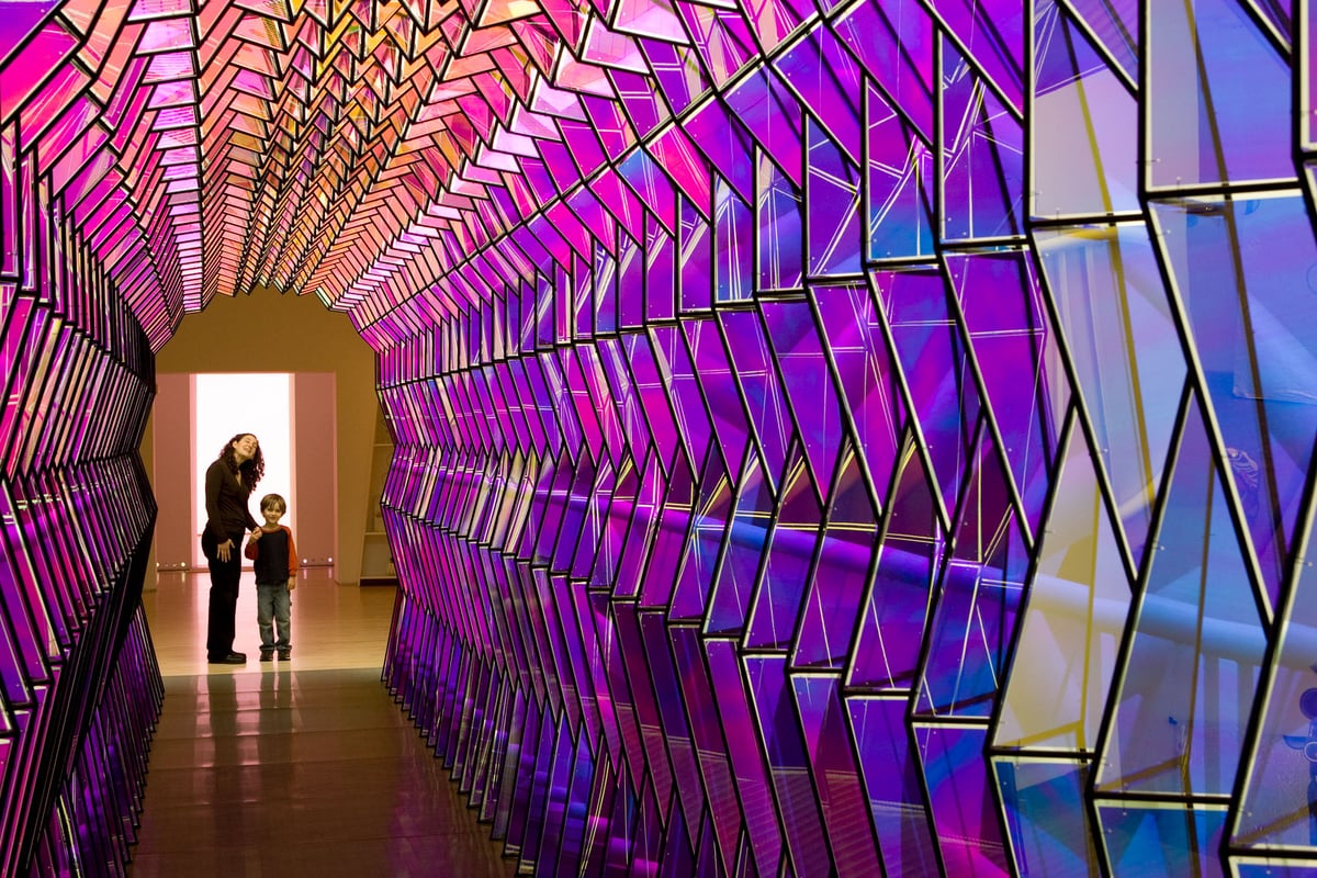 Olafur Eliasson: One-way colour tunnel